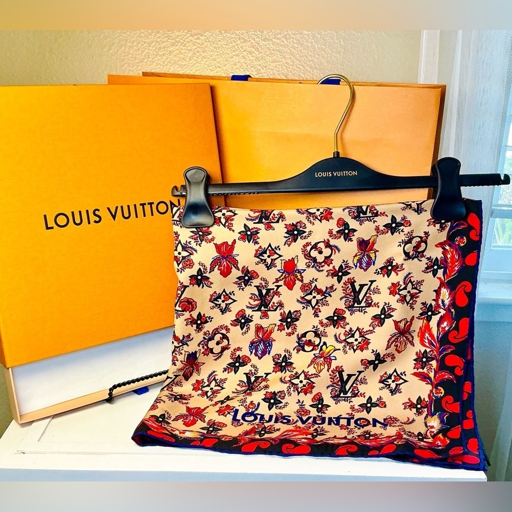 Auth Louis Vuitton Silk Scarf Bundle– Floral Monogram Print (Style 00-0195-682) - Picture 10 of 15